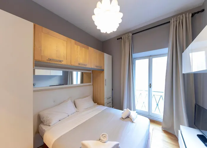 Spanish Steps, Dominic, Strollingrome Apartment *